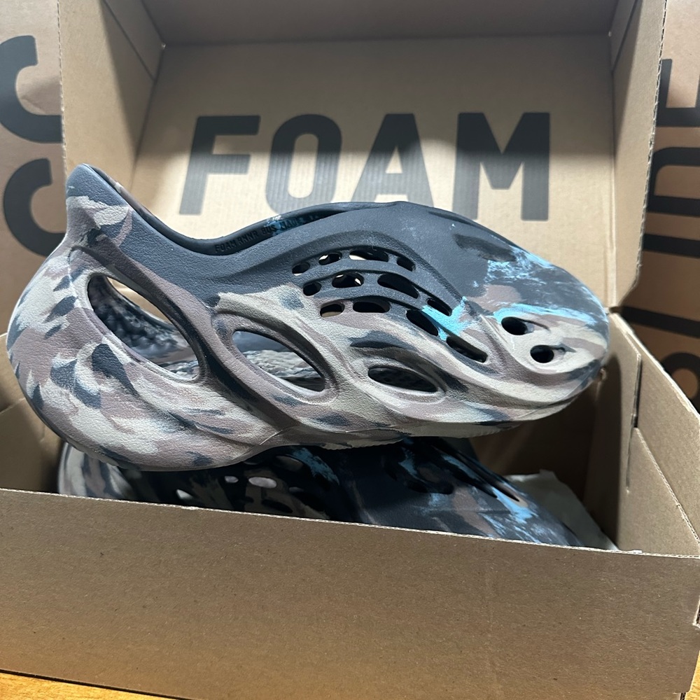 Yeezy Foam RNR MX Cinder